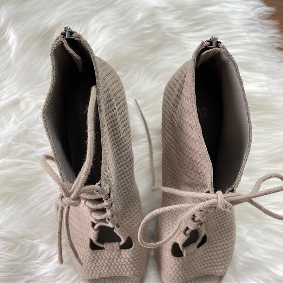 Eileen Fisher | NWOT Nude Suede Slew Lace-Up Bootie Earth Open Toe Sandal Tan 10 - Picture 7 of 9